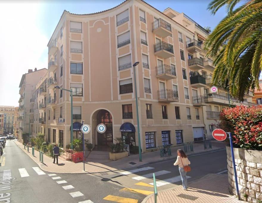 Menton Carre D'Or - Private Garage Apartamento Exterior foto